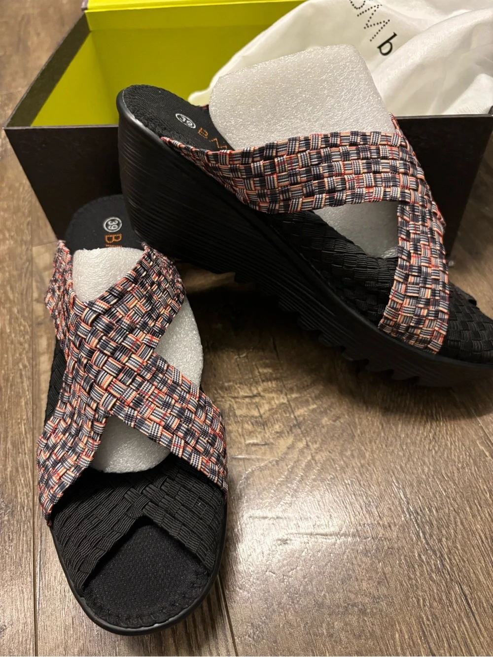 Bernie mev. Bernadette Slip On Wedge Sandals Size 39